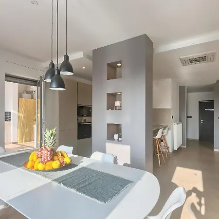 Mit Privatpool Fuer 8 Personen Ca 239 Qm In Vodnjan, Istrien Istrische Riviera *