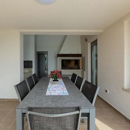 Mit Privatpool Fuer 8 Personen Ca 239 Qm In Vodnjan, Istrien Istrische Riviera