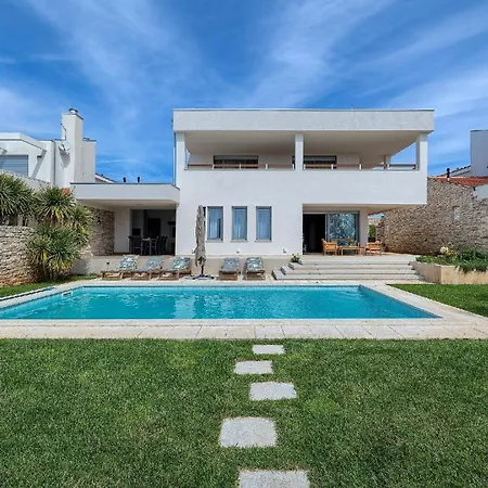 Holiday home Mit Privatpool Fuer 8 Personen Ca 239 Qm In Vodnjan, Istrien Istrische Riviera *