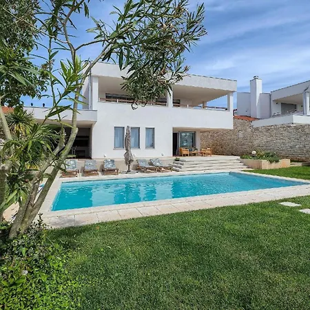 Holiday home Mit Privatpool Fuer 8 Personen Ca 239 Qm In Vodnjan, Istrien Istrische Riviera *